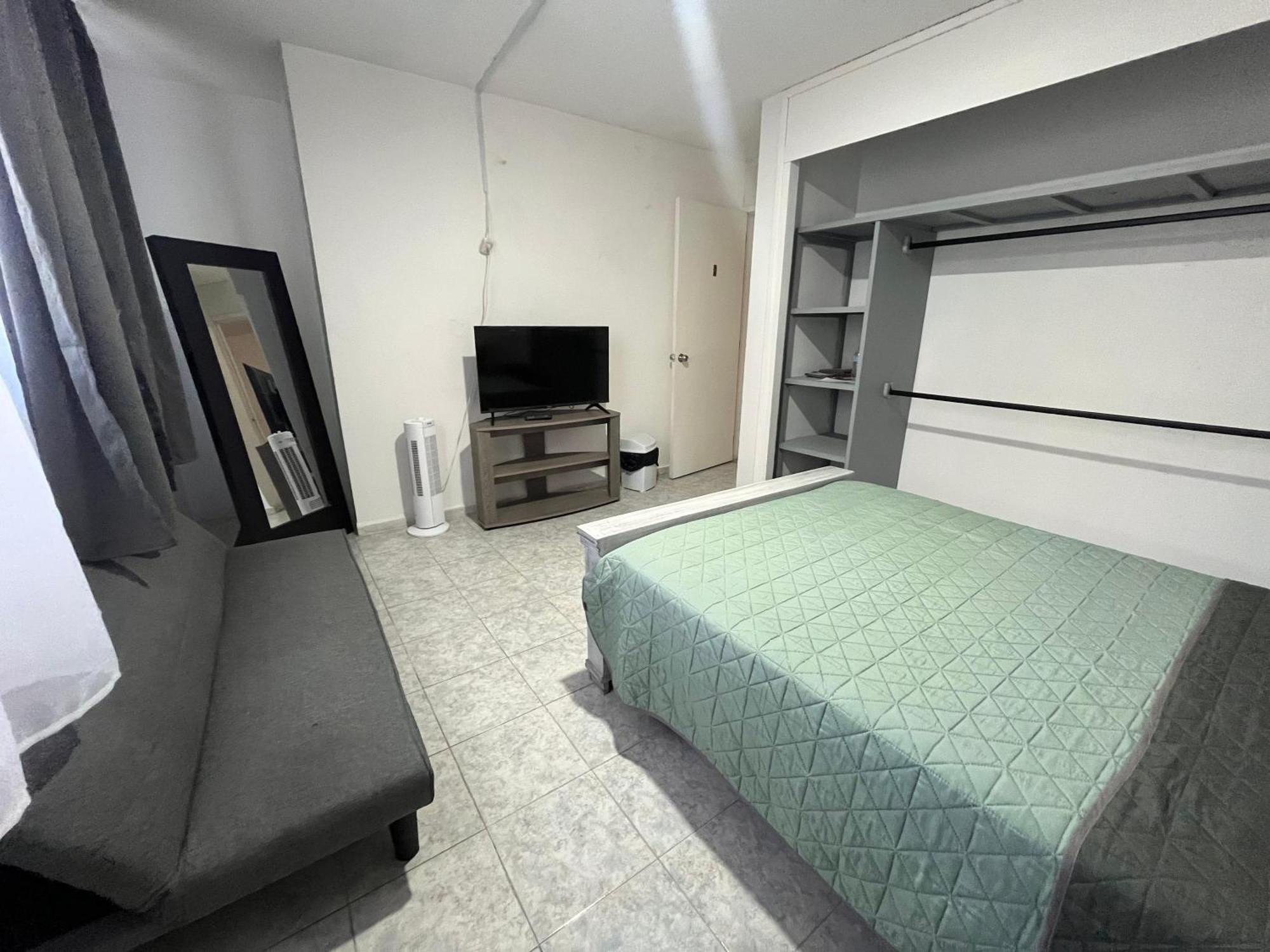 8 Venator House Boutique Apartment Leon Exterior photo